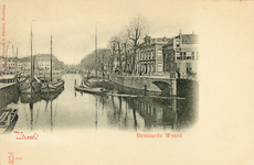 2059 Gezicht op de Stadsbuitengracht te Utrecht met links de Nieuwekade en rechts de Bemuurde Weerd O.Z.; op de ...